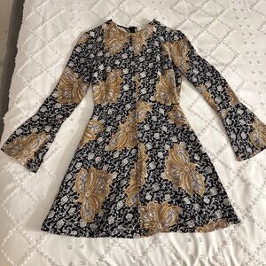 A.L.C. Trixie Mini Dress Printed, 100% Silk Bell Sleeves, Size 0